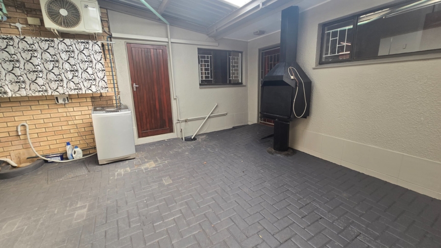 3 Bedroom Property for Sale in Langenhovenpark Free State